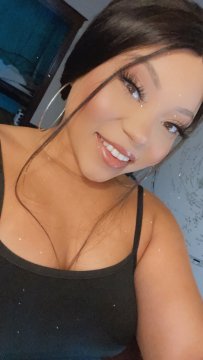 YvonnePoutyLips de Hauts-de-Seine, France